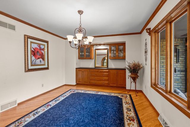 W318N1050 Huckleberry WAY, Delafield, WI 53018