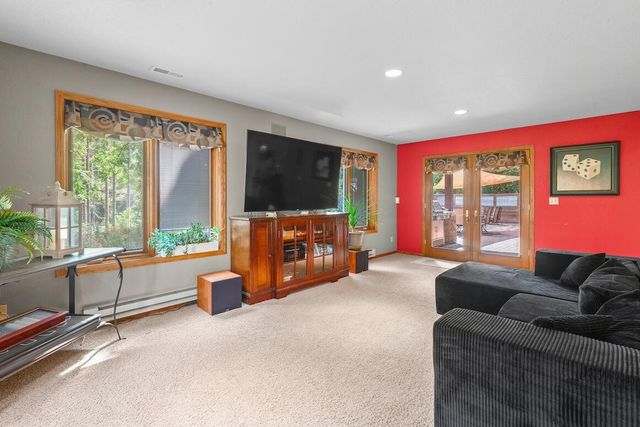 W318N1050 Huckleberry WAY, Delafield, WI 53018