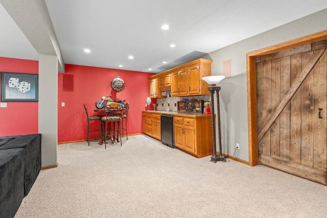 W318N1050 Huckleberry WAY, Delafield, WI 53018