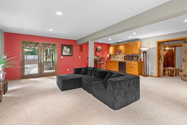W318N1050 Huckleberry WAY, Delafield, WI 53018