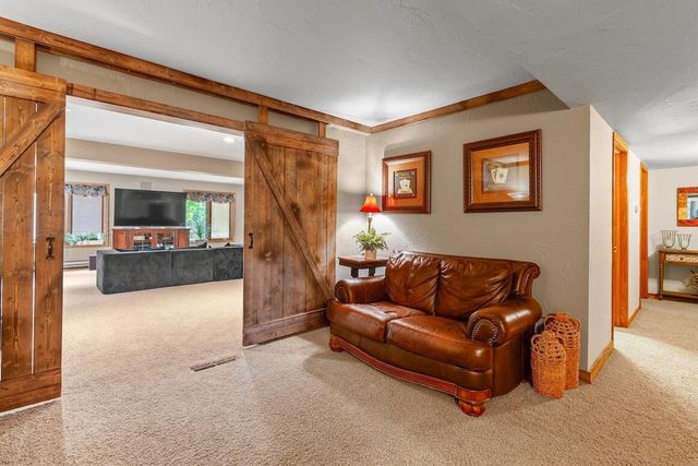 W318N1050 Huckleberry WAY, Delafield, WI 53018