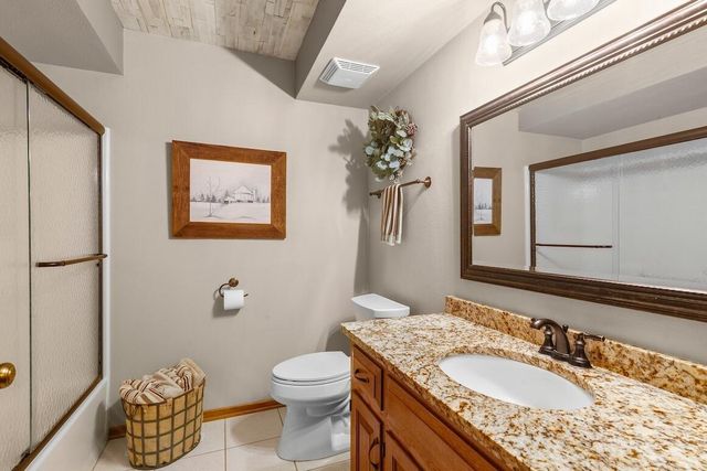 W318N1050 Huckleberry WAY, Delafield, WI 53018