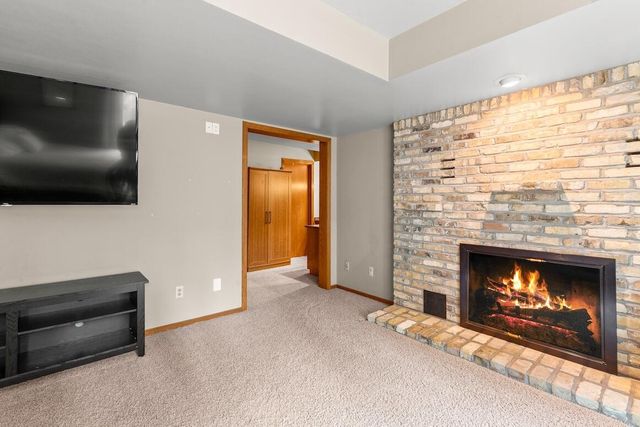 W318N1050 Huckleberry WAY, Delafield, WI 53018