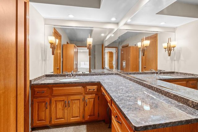 W318N1050 Huckleberry WAY, Delafield, WI 53018