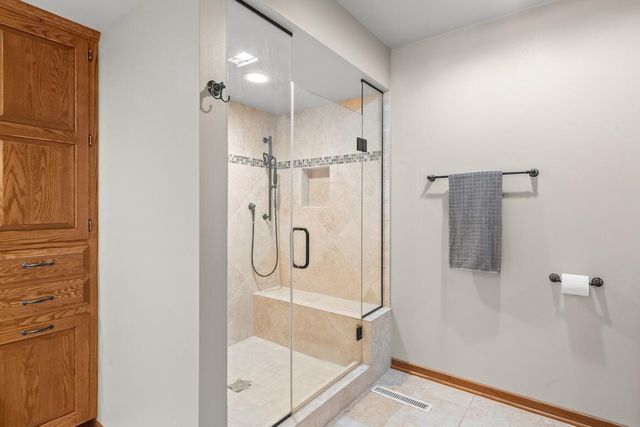 W318N1050 Huckleberry WAY, Delafield, WI 53018