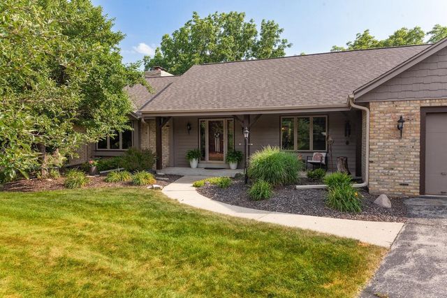 W318N1050 Huckleberry WAY, Delafield, WI 53018