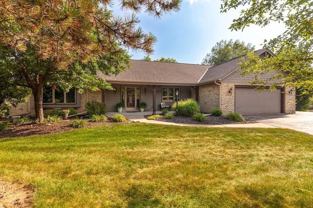 W318N1050 Huckleberry WAY, Delafield, WI 53018