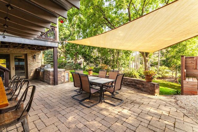 W318N1050 Huckleberry WAY, Delafield, WI 53018
