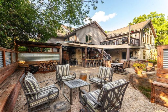 W318N1050 Huckleberry WAY, Delafield, WI 53018