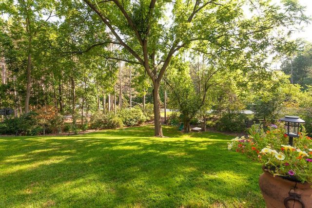 W318N1050 Huckleberry WAY, Delafield, WI 53018