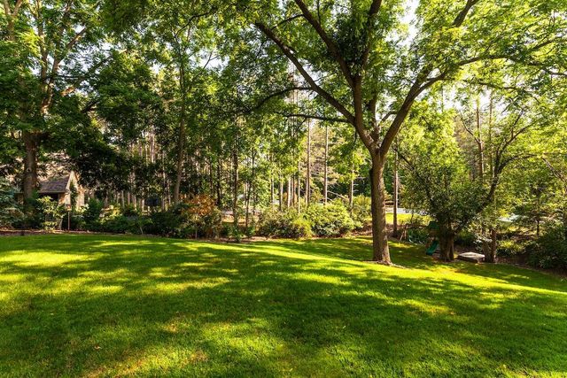 W318N1050 Huckleberry WAY, Delafield, WI 53018