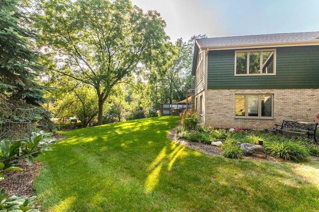 W318N1050 Huckleberry WAY, Delafield, WI 53018