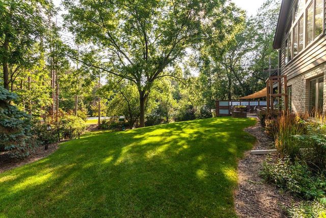 W318N1050 Huckleberry WAY, Delafield, WI 53018
