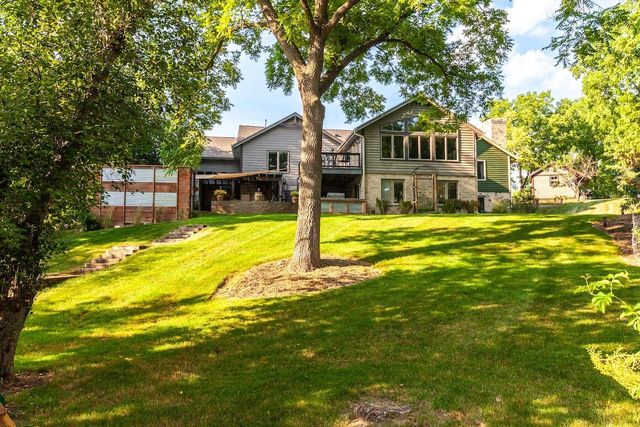 W318N1050 Huckleberry WAY, Delafield, WI 53018