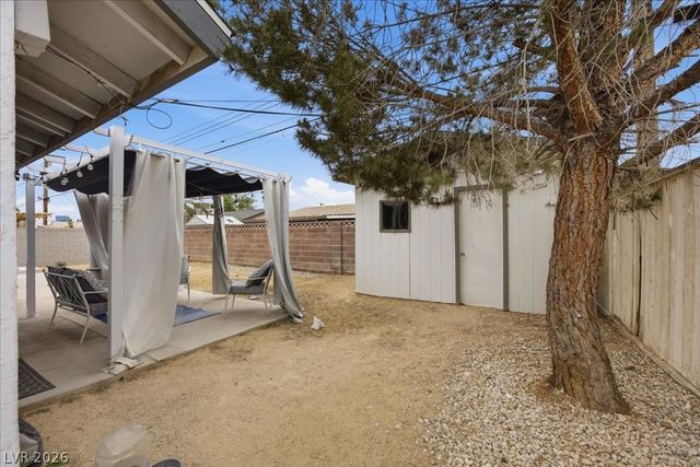 4221 Esmeralda Avenue, Las Vegas, NV 89102