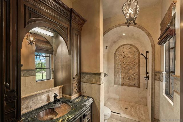 8619 Via Rancho Cielo, Rancho Santa Fe, CA 92067