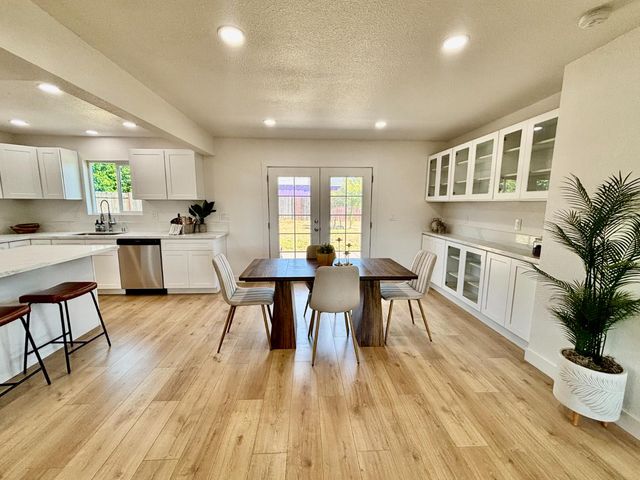 1917 Grand Ave, Sacramento, CA 95838