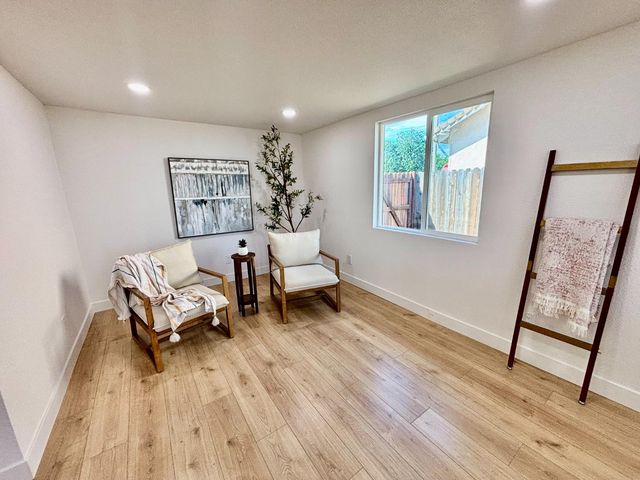 1917 Grand Ave, Sacramento, CA 95838