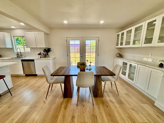 1917 Grand Ave, Sacramento, CA 95838