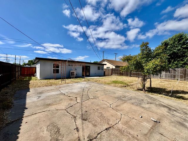 1917 Grand Ave, Sacramento, CA 95838