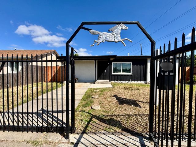 1917 Grand Ave, Sacramento, CA 95838