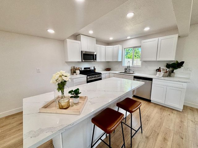 1917 Grand Ave, Sacramento, CA 95838