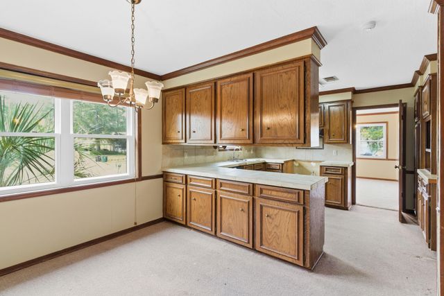 100 Warwick Pl, Hattiesburg, MS 39402