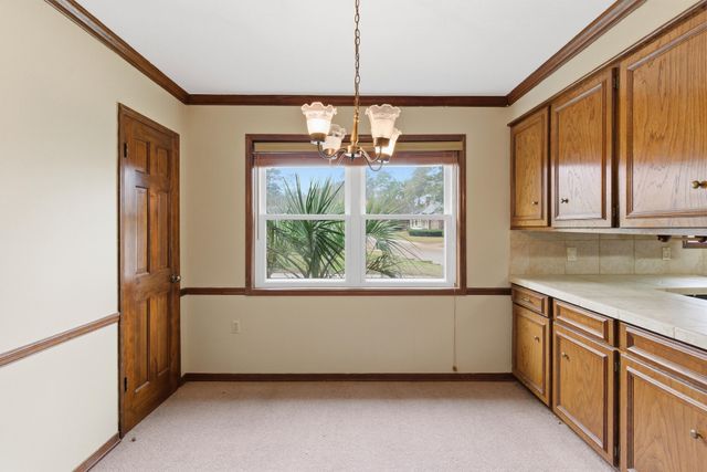 100 Warwick Pl, Hattiesburg, MS 39402