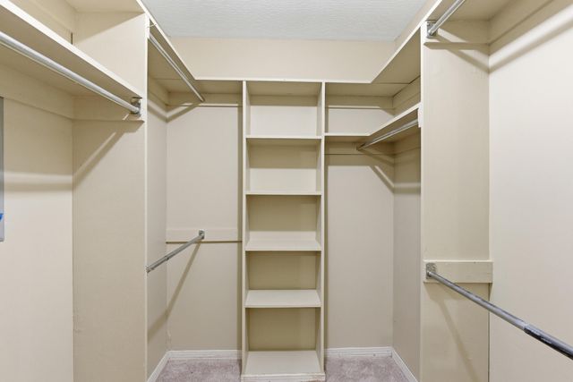 100 Warwick Pl, Hattiesburg, MS 39402