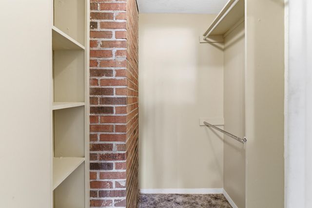 100 Warwick Pl, Hattiesburg, MS 39402