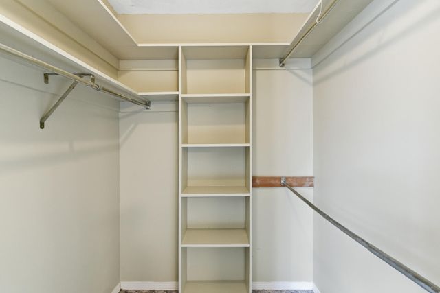 100 Warwick Pl, Hattiesburg, MS 39402