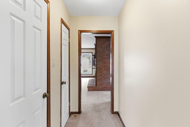 100 Warwick Pl, Hattiesburg, MS 39402