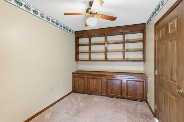 100 Warwick Pl, Hattiesburg, MS 39402