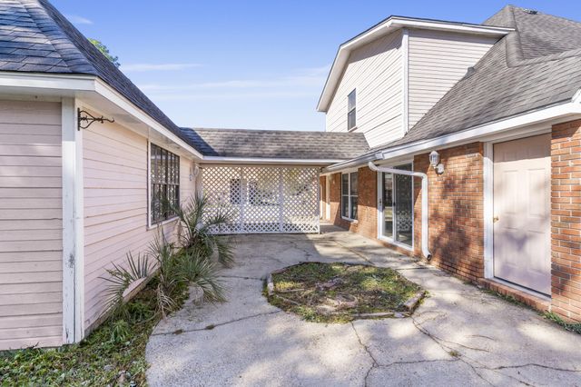 100 Warwick Pl, Hattiesburg, MS 39402