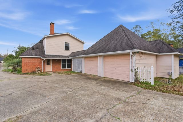 100 Warwick Pl, Hattiesburg, MS 39402