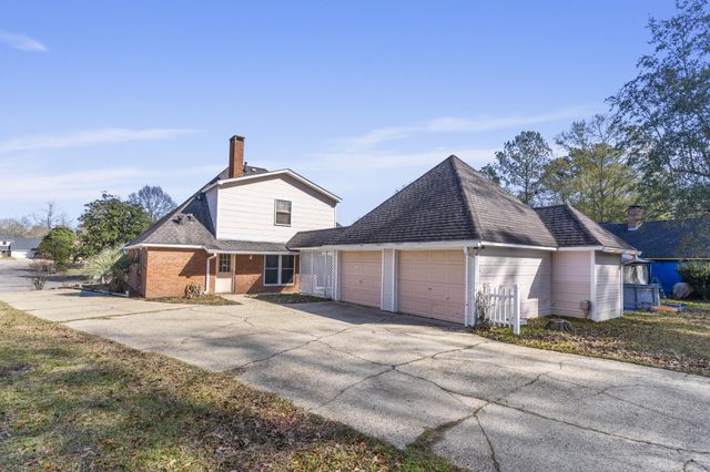 100 Warwick Pl, Hattiesburg, MS 39402