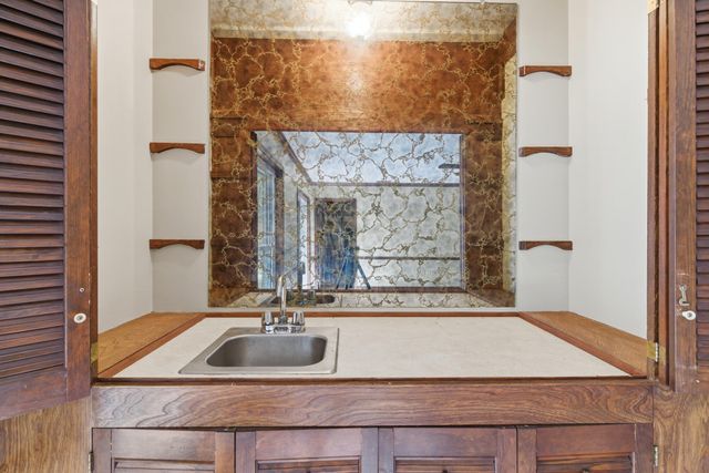 100 Warwick Pl, Hattiesburg, MS 39402