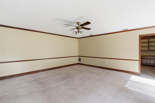 100 Warwick Pl, Hattiesburg, MS 39402