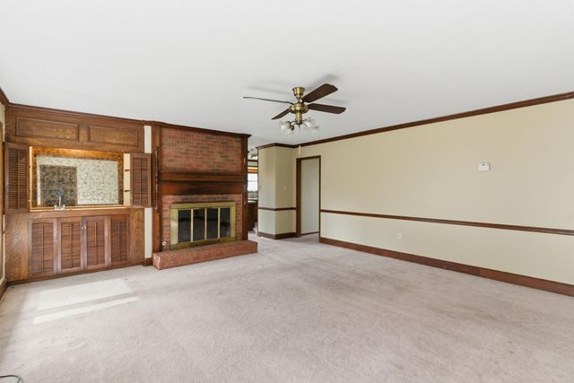 100 Warwick Pl, Hattiesburg, MS 39402