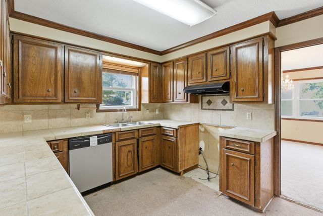 100 Warwick Pl, Hattiesburg, MS 39402