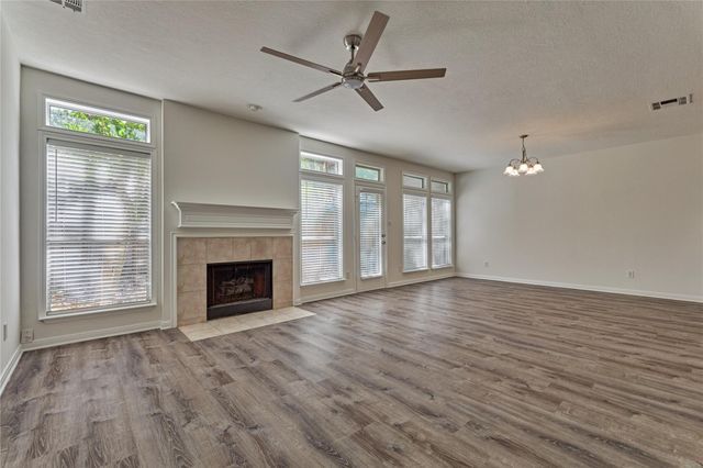 66 Valley Oaks Circle, The Woodlands, TX 77382