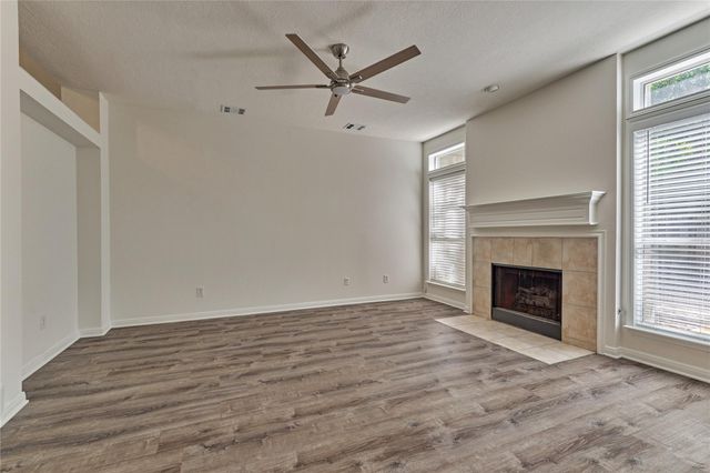 66 Valley Oaks Circle, The Woodlands, TX 77382