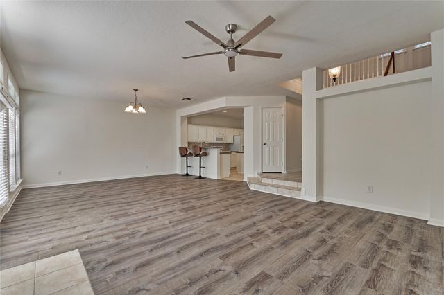 66 Valley Oaks Circle, The Woodlands, TX 77382