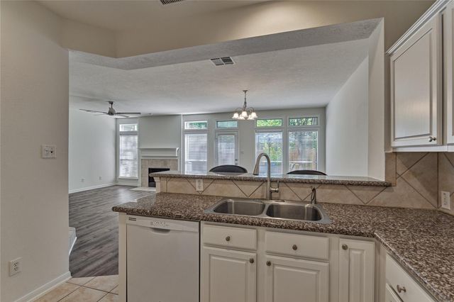 66 Valley Oaks Circle, The Woodlands, TX 77382