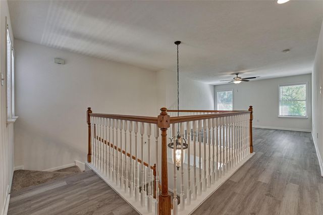 66 Valley Oaks Circle, The Woodlands, TX 77382