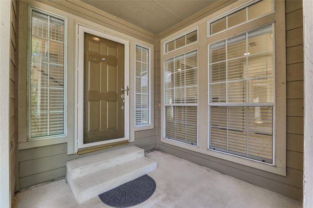 66 Valley Oaks Circle, The Woodlands, TX 77382