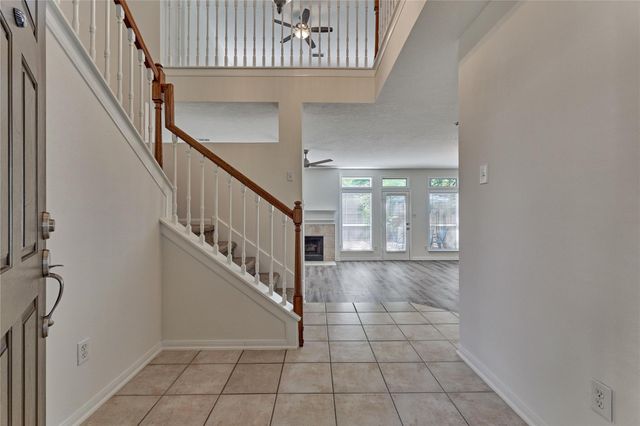 66 Valley Oaks Circle, The Woodlands, TX 77382