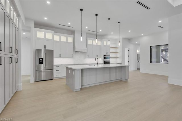 1109 15th ST SW, Naples, FL 34117