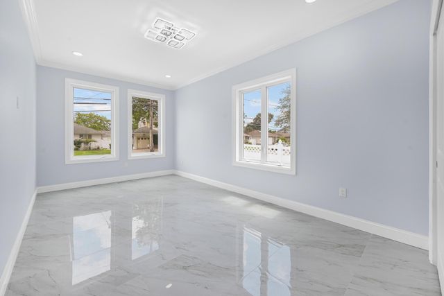 892 Barry Drive W, Valley Stream, NY 11580
