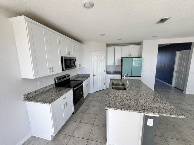 512 MCKENNA DRIVE, Winter Haven, FL 33881